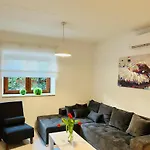 Funcic Apartments 1 App